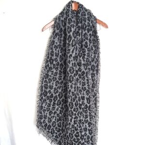 Maurices Grey Black Cheetah Super Soft Fuzzy Blanket Scarf Oversized NWT